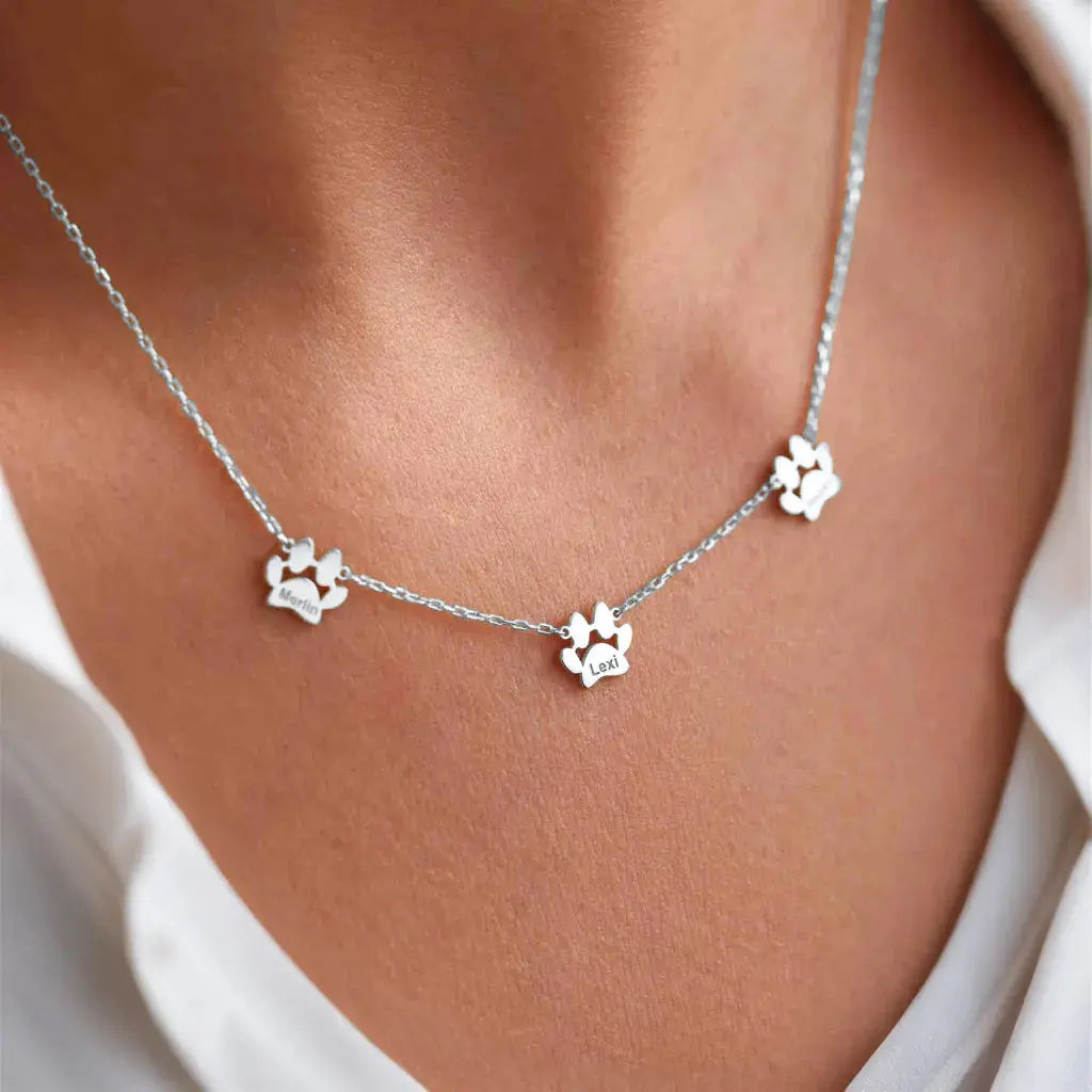 Collier Personnalisé avec Nom et Patte – Pattes Séparées