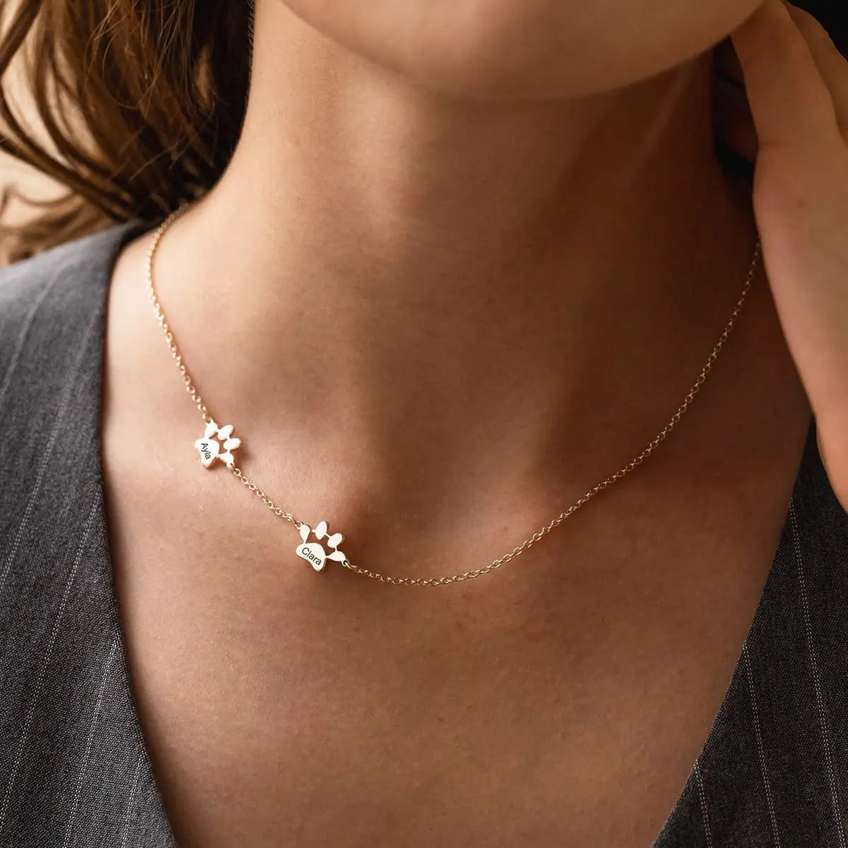 Collier Personnalisé avec Nom et Patte – Pattes Séparées
