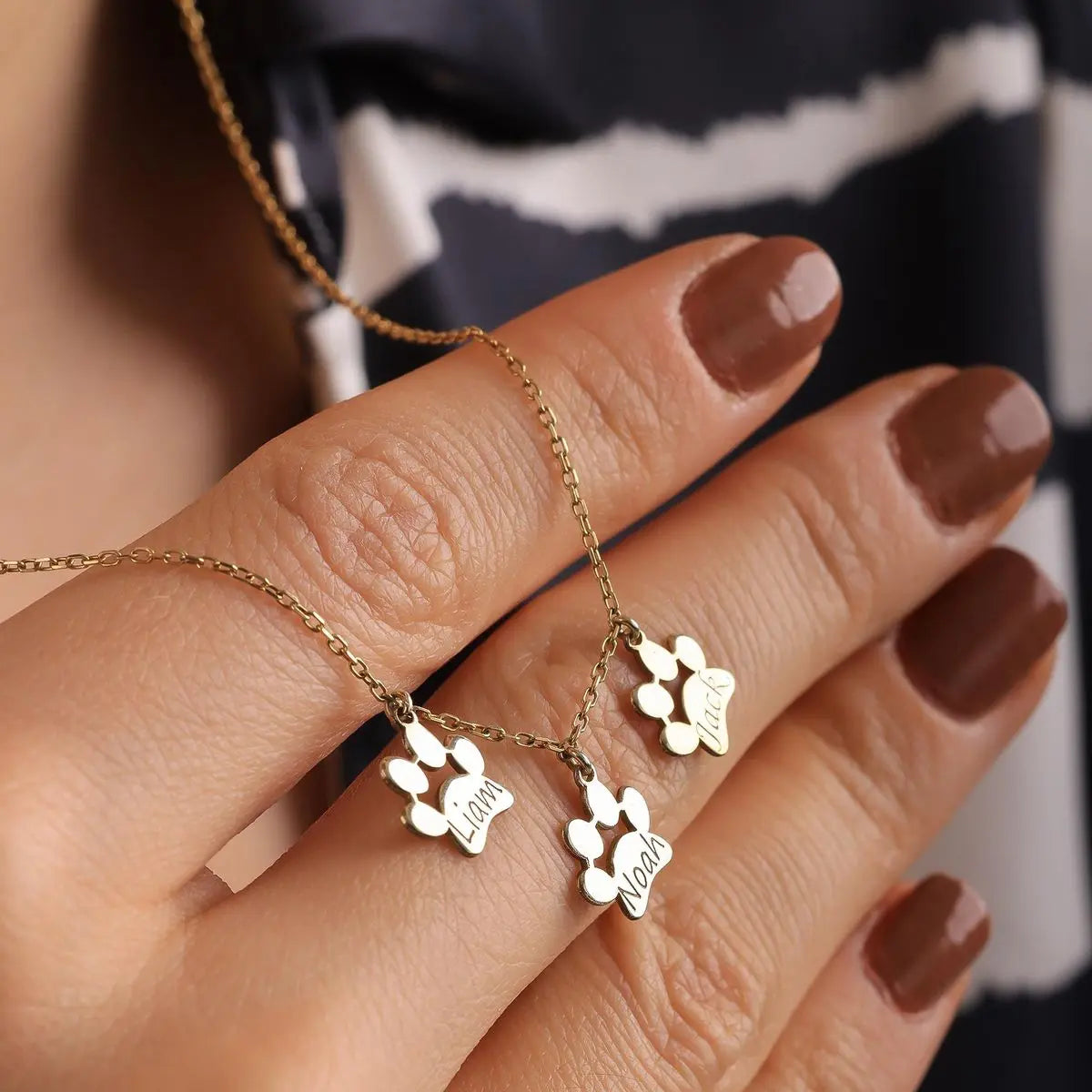 Collier Personnalisé avec Nom et Patte – Pattes Séparées